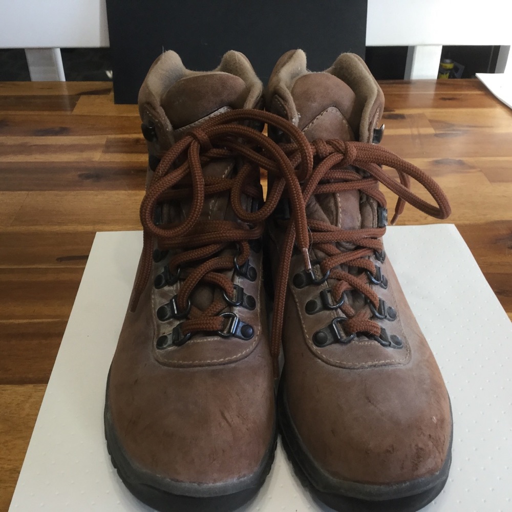 Size 7 Asolo women’s hiking boots